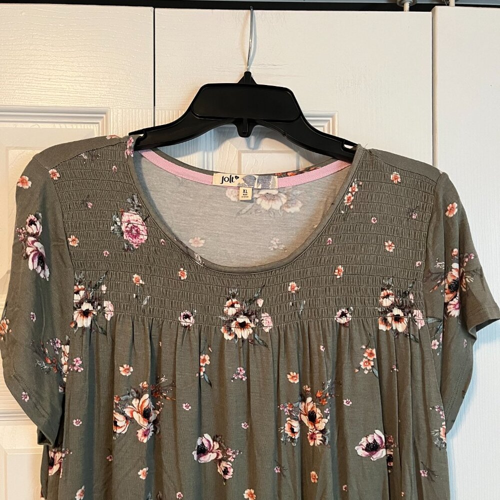 Shirt - Picture 2 of 3